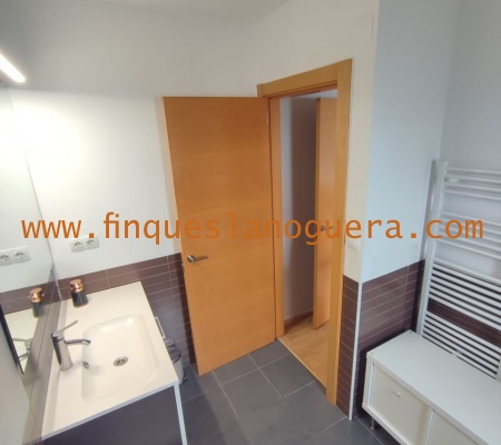 5 Rooms Rooms,4 BathroomsBathrooms,Casa,1415