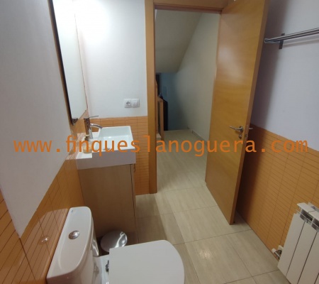 5 Rooms Rooms,4 BathroomsBathrooms,Casa,1415